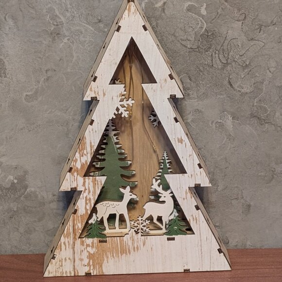 Laser Cut Wood Christmas Tree Decoration - Lights up - Picture 1 of 3